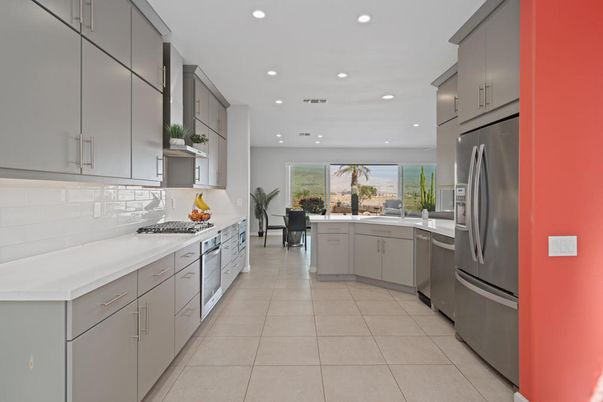 Dining room, Interior, Kitchen, Recessed Lighting, Stainless Steel Appliances