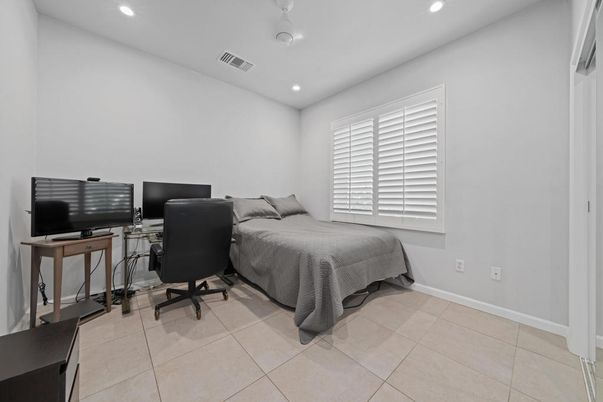 Bedroom, Home Office, Interior, Recessed Lighting