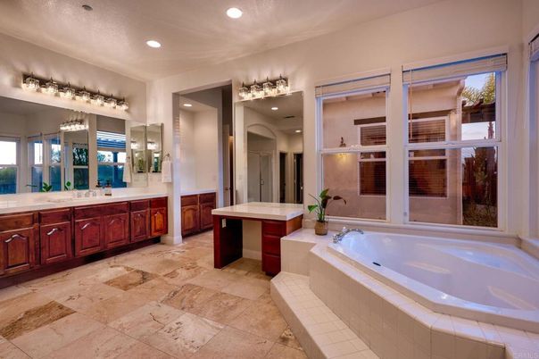 Bathroom, Dual Sink Vanities, Interior, Recessed Lighting