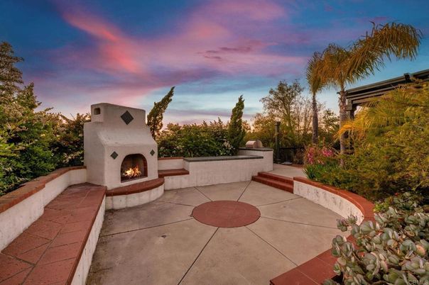 Exterior, Fireplace