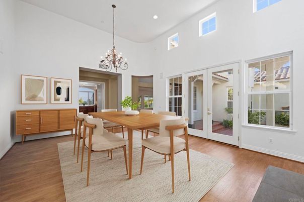 Chandelier, Dining room, Interior, Recessed Lighting, Wood Texture Flooring