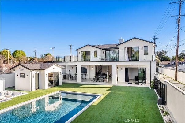 Backyard, Exterior, Pool