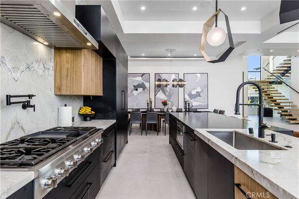 Dining room, Interior, Kitchen, Pendant Lights, Recessed Lighting, Stainless Steel Appliances