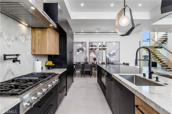 Dining room, Interior, Kitchen, Pendant Lights, Recessed Lighting, Stainless Steel Appliances