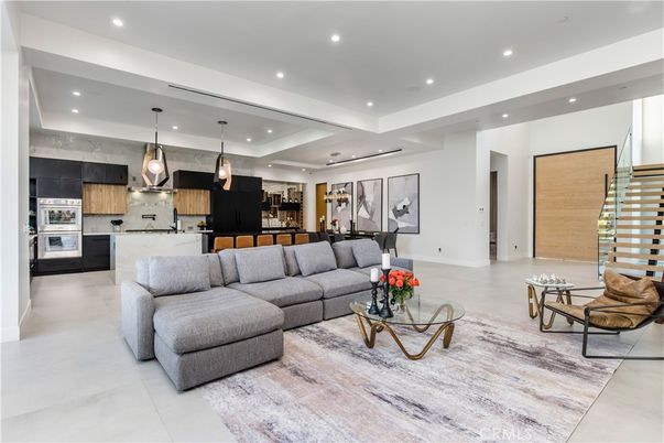 Interior, Kitchen, Living room, Pendant Lights, Recessed Lighting, Stainless Steel Appliances