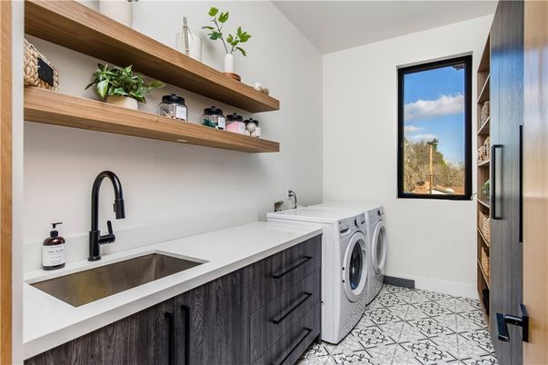 Interior, Washer