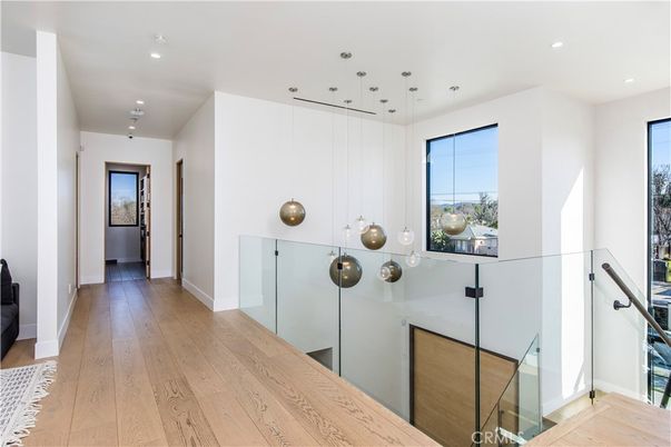 Interior, Pendant Lights, Recessed Lighting, Wood Texture Flooring
