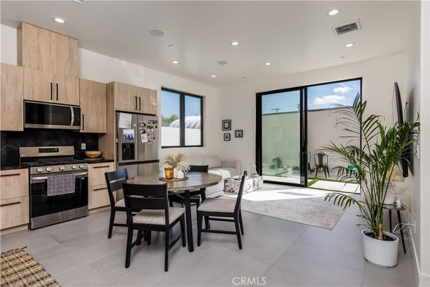 Dining room, Interior, Kitchen, Recessed Lighting, Stainless Steel Appliances
