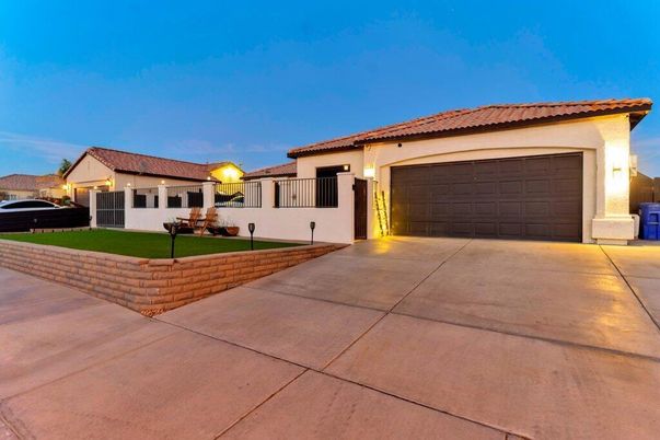 Attached, Exterior, Facade, Spanish Mediterranean