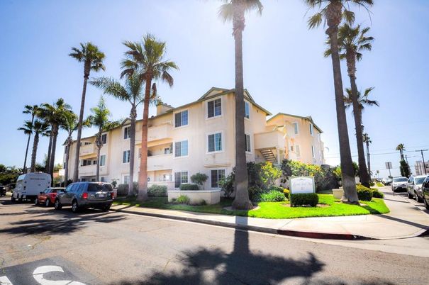 Exterior, Facade, Condo Building