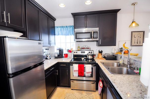 Interior, Kitchen, Pendant Lights, Recessed Lighting, Stainless Steel Appliances