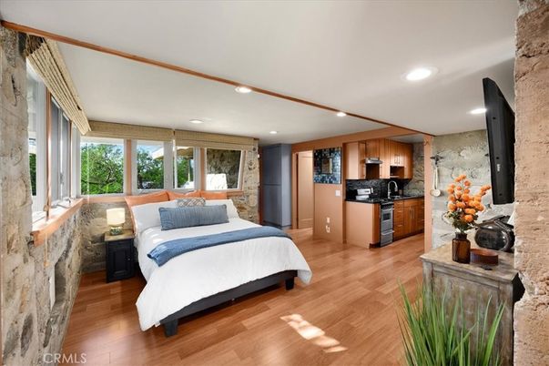 Bedroom, Interior, Kitchen, Recessed Lighting, Stone Walls, Wood Texture Flooring
