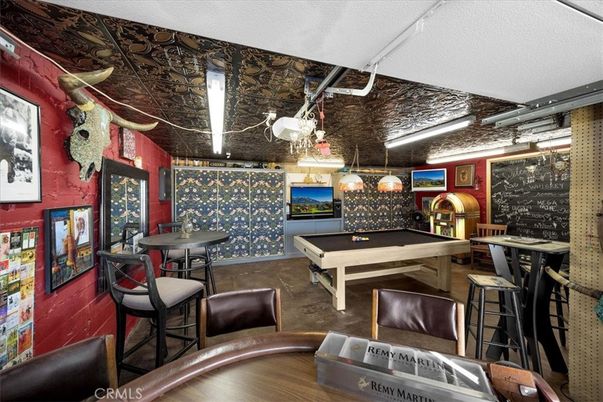 Billiard Table, Game Room, Interior