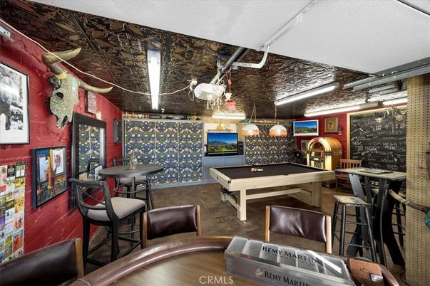 Billiard Table, Game Room, Interior