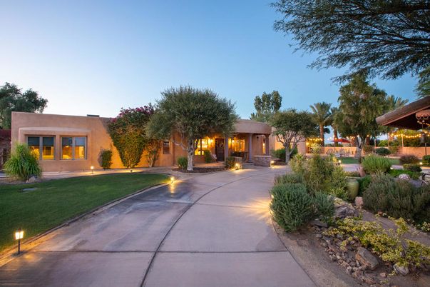 Backyard, Exterior, Facade, Modern