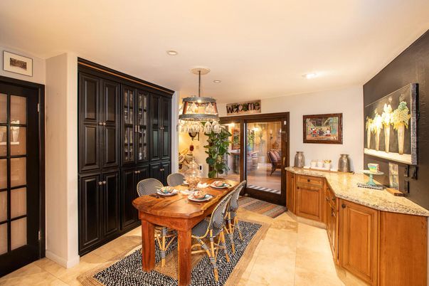 Dining room, Interior, Pendant Lights, Recessed Lighting