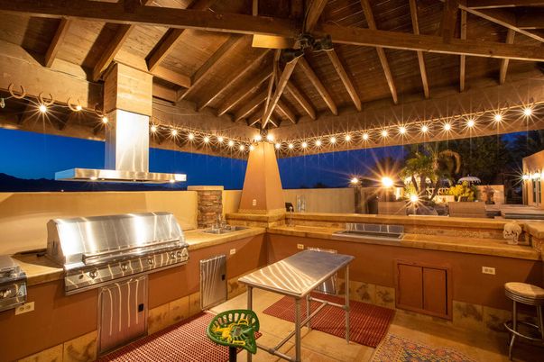 Exterior, Wooden Beams
