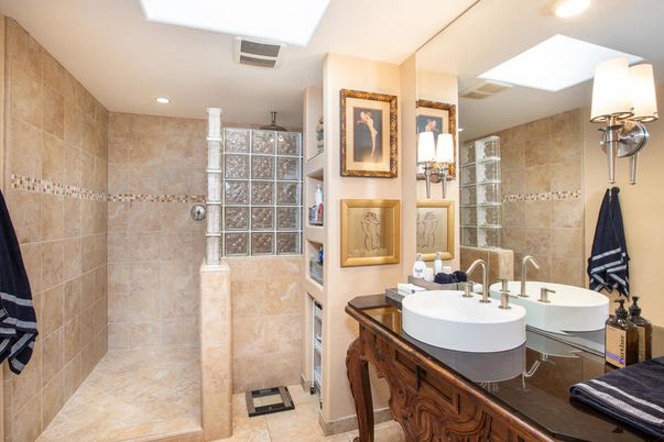 Bathroom, Interior, Recessed Lighting