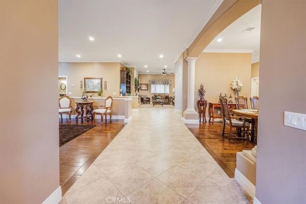 Chandelier, Dining room, Interior, Recessed Lighting, Wood Texture Flooring