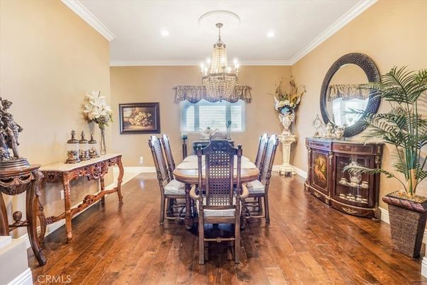 Chandelier, Dining room, Interior, Recessed Lighting, Wood Texture Flooring