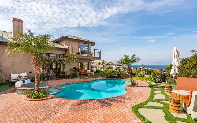 Exterior, Pool, Water