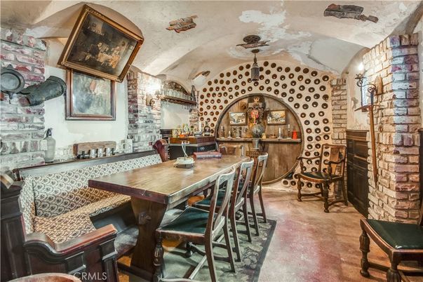 Dining room, Interior