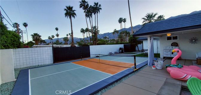Exterior, Tennis Courts