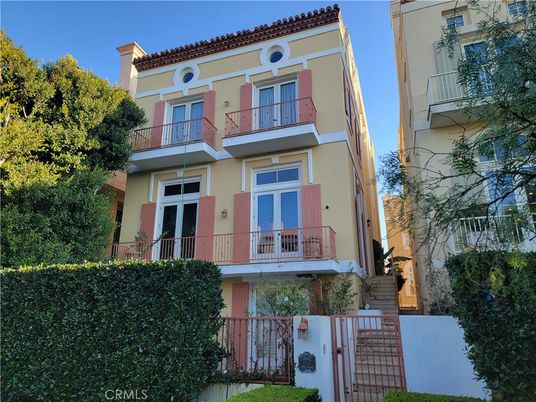 Exterior, Facade, Mediterranean