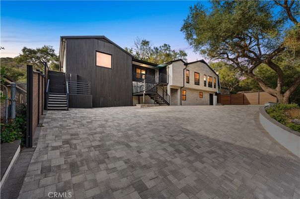Exterior, Facade, None