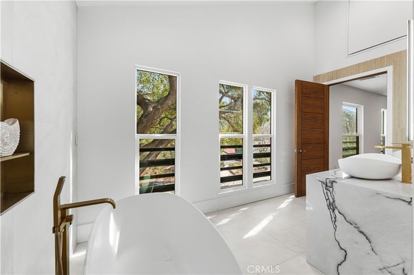 Bathroom, Free Standing Baths, Interior