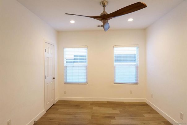 Empty room, Interior, Recessed Lighting, Wood Texture Flooring