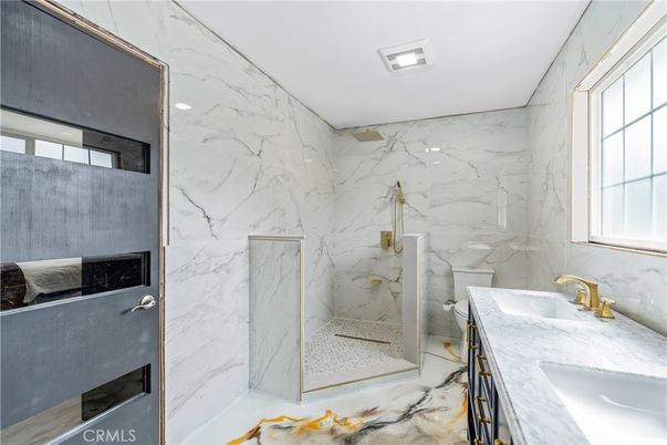 Bathroom, Interior, Marble Walls, Recessed Lighting