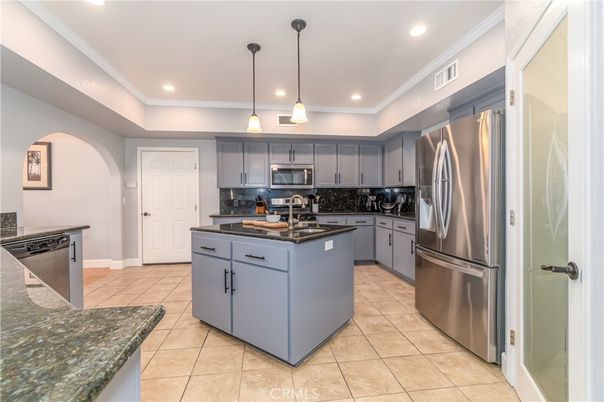 Interior, Kitchen, Pendant Lights, Recessed Lighting, Stainless Steel Appliances