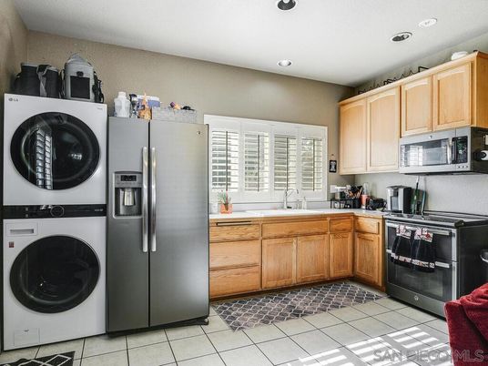 Interior, Kitchen, Recessed Lighting, Washer