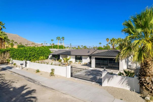 Attached, Exterior, Facade, Ranch
