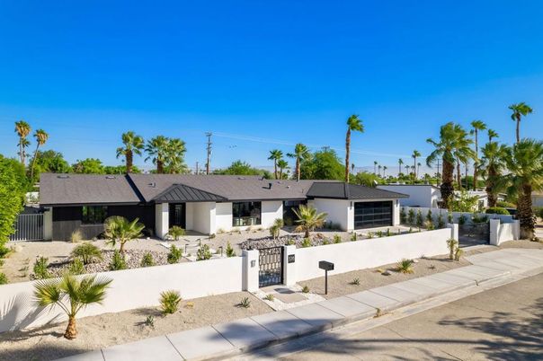 Attached, Exterior, Facade, Ranch