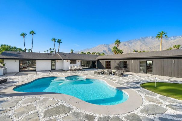Exterior, Pool