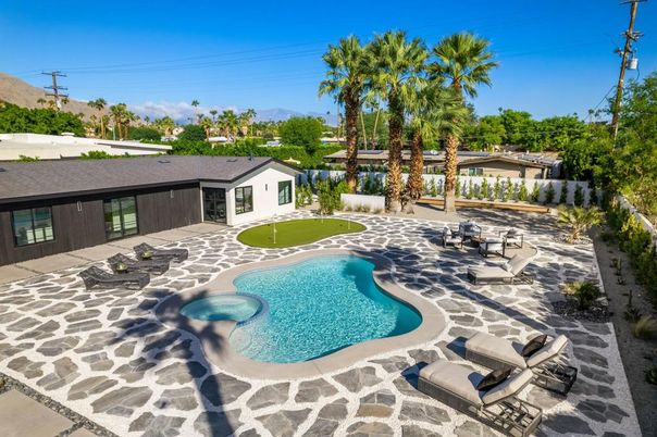 Exterior, Pool