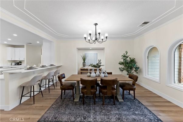 Chandelier, Dining room, Interior, Kitchen, Recessed Lighting, Wood Texture Flooring