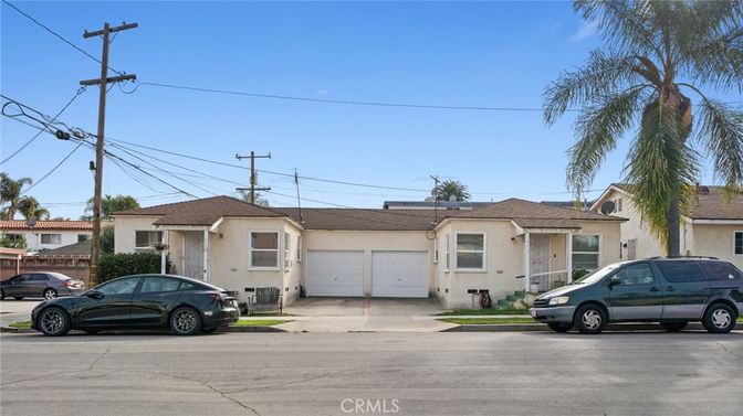 Attached, Exterior, Facade, Ranch