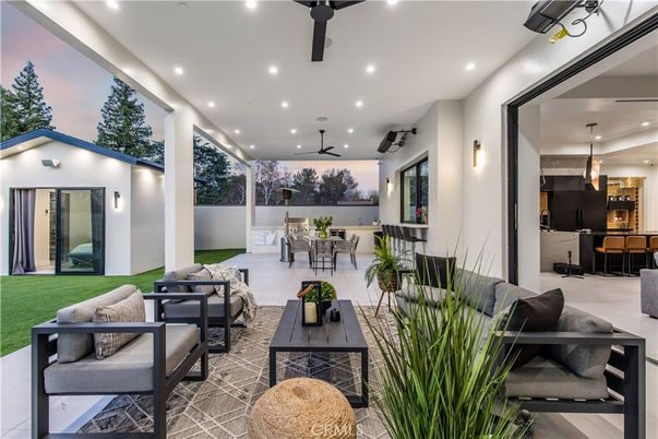 Exterior, Recessed Lighting