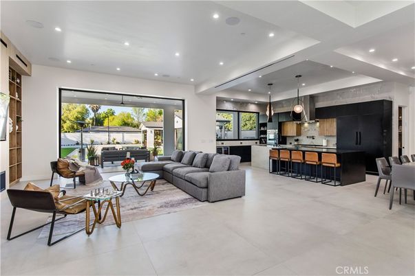 Interior, Kitchen, Living room, Pendant Lights, Recessed Lighting, Stainless Steel Appliances