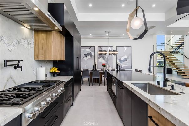 Dining room, Interior, Kitchen, Pendant Lights, Recessed Lighting, Stainless Steel Appliances