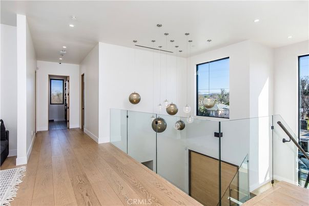Interior, Pendant Lights, Recessed Lighting, Wood Texture Flooring