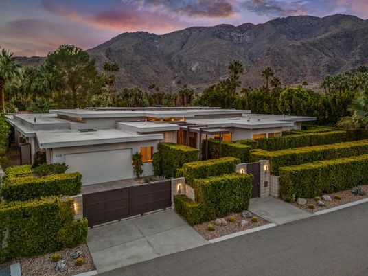 Attached, Exterior, Facade, Modern