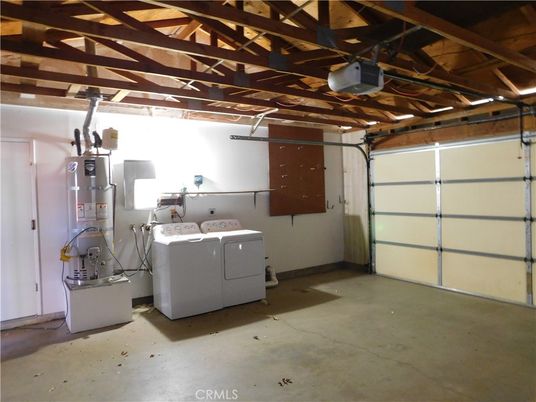 Garage, Interior, Washer, Wooden Beams