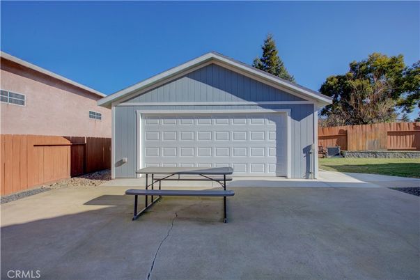 Detached Garage, Exterior