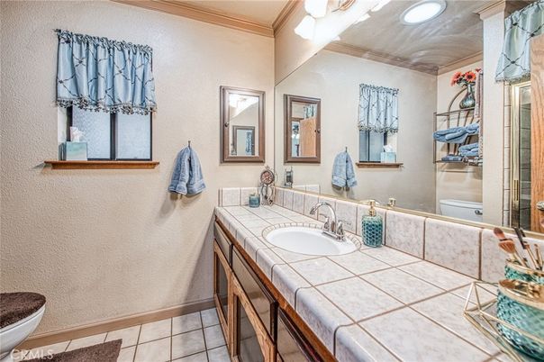 Bathroom, Interior, Recessed Lighting, Tile Countertops