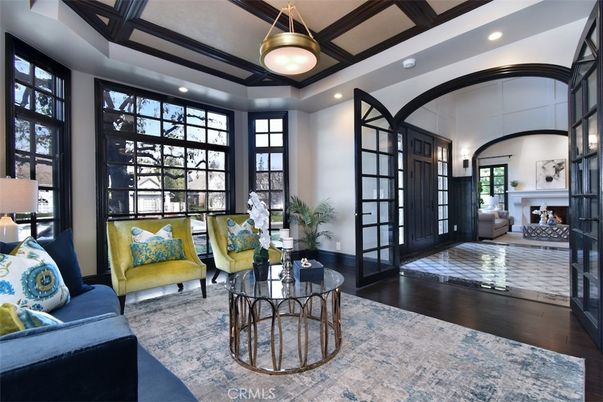 Fireplace, Interior, Living room, Pendant Lights, Recessed Lighting, Wood Texture Flooring