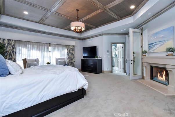 Bedroom, Fireplace, Interior, Pendant Lights, Recessed Lighting